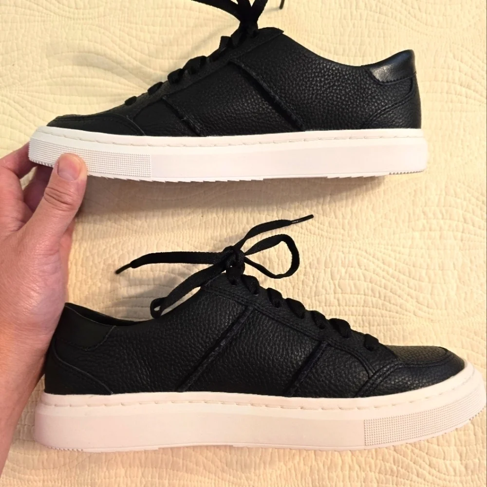 NIB Ugg Alameda Lace Ladies Black Leather Sneakers